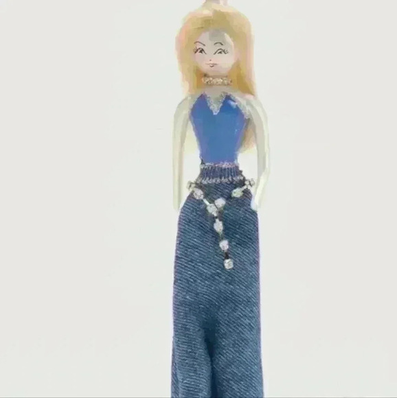 Di Carlini-Lady in Denim Gown - Picture 2 of 3